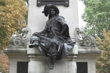 Statue of d'Artagnan by Gustave Doré. Bronze, 1883.