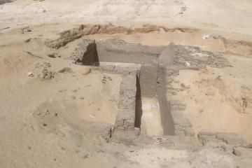 : 5,000-year-old tomb found in Minya, Egypt.