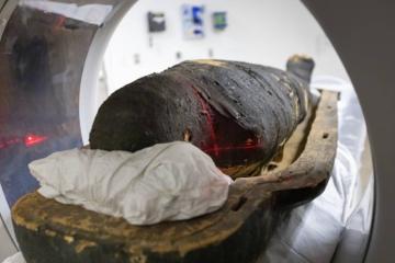 ancient Egyptian mummy Nes-Hor inside the CT scanner at USC.