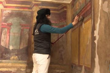 Workers are restoring the luxurious 1st century BC residence of Poppaea Sabina. 