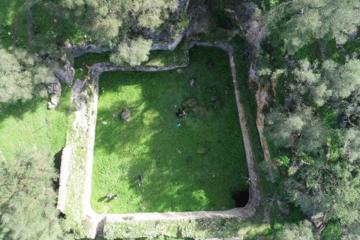 Aerial view photograph of the Great Cistern of Sierra Aznar.