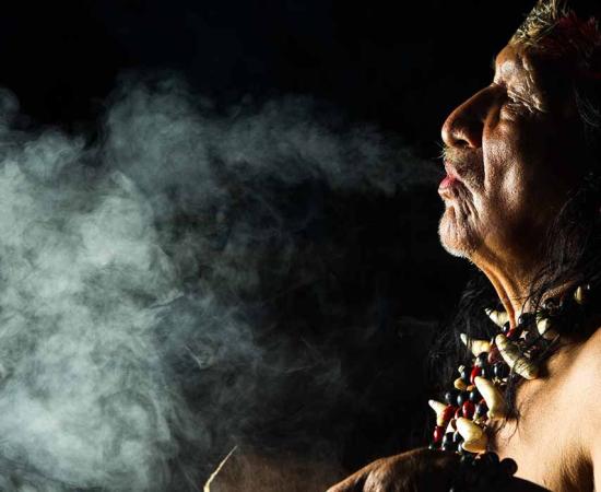 Shaman inhaling psychoactive substance ( Adobe Stock /  Ammit)
