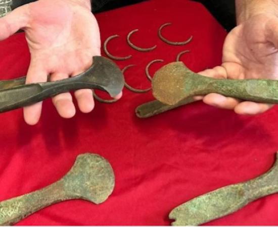 Bronze Age items found at Budyně nad Ohří, Czech Republic.