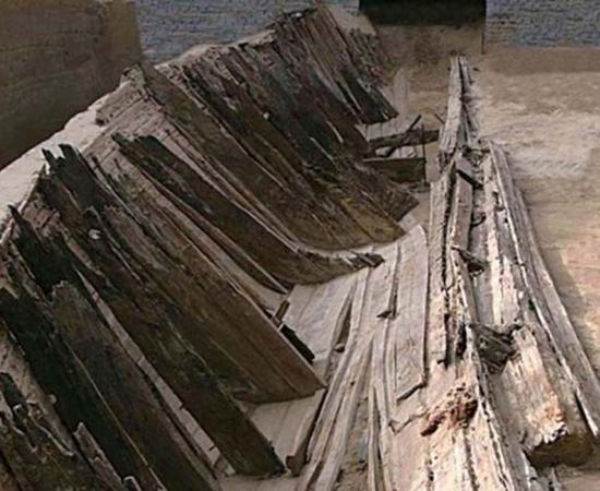 The hull of the ship was cracked, suggesting it was hit and took on water, leading to it being wrecked some 700 years ago