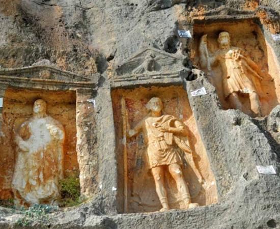 Some of the figures at Adamkayalar. Source: Oleg Znamenskiy/Adobe Stock