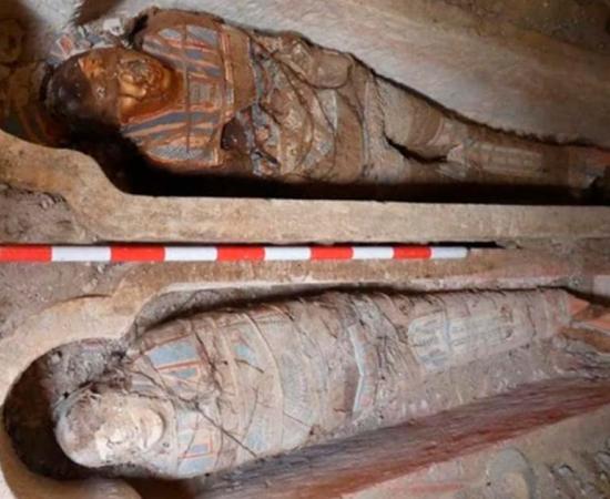 Two of the mummies found in rock-cut tombs in Al-Bhanasa. Source: Egypt Ministry of Tourism & Antiquities