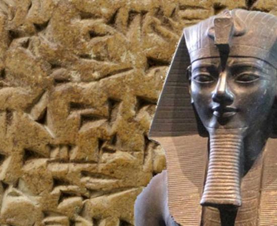 Colossal statue of Amenhotep III in the British Museum. (Public Domain) Background: Detail of Amarna letter: Royal Letter from Abi-milku of Tyre to the king of Egypt. (CC0)