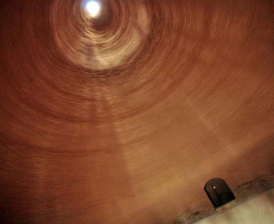 Looking up inside a Yakhchal