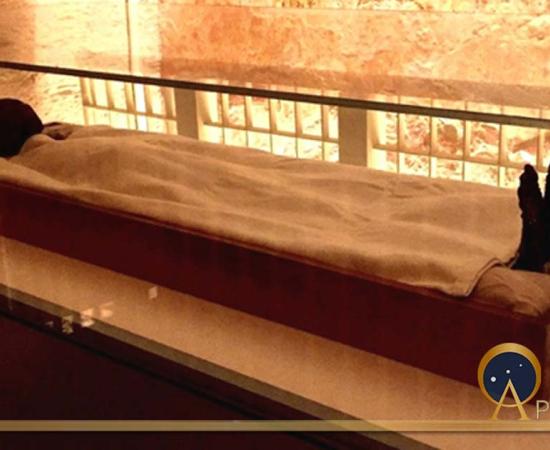 Of all the pharaohs of ancient Egypt who yearned to rest for an eternity in their sepulchers in the Valley of the Kings, only Tutankhamun has had his wish fulfilled. Here, his mortal remains rest within a climate-controlled glass case in the Antechamber. 