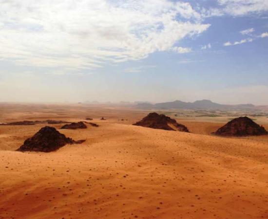 The Jubbah Oasis in northern Saudi Arabia, where humans were repeatedly present during periods of increased rainfall over hundreds of thousands of years.           Source: Ceri Shipton, Palaeodeserts Project / Nature