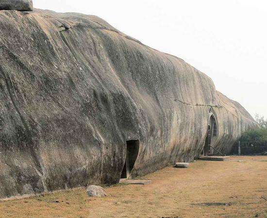 Two entrances to the Barabar Caves: Sudama Cave (small entrance, left side), and Lomas Rishi Cave on Barabar Hill.   Source: Klaus-Norbert / CC BY 3.0