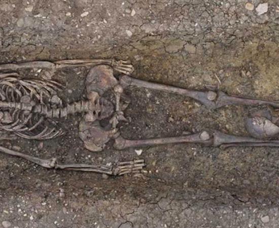 Beheaded skeleton found in Roman cemetery in Buckinghamshire, England