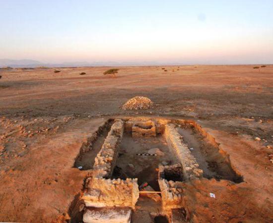 The tombs of the seven elites buried in a strange, crouched position were found in this tomb complex near Berenice Troglodytica by Polish archaeologists.	Source: M. G. Gwiazda / Center of Mediterranean Archaeology of the University of Warsaw / PAP