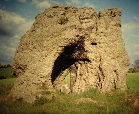 British archaeoastronomer claims that the Blidworth Druid Stone “might” have been deliberately aligned with the sun, and that it “may” have been a central feature in ancient druid rituals. But more archaeological study is needed before reaching any conclusions. Source: Deborah McDonald / CC BY-SA 2.0