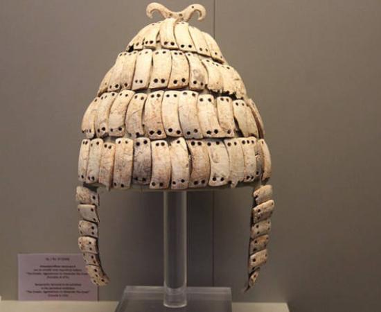 A boar’s tusk helmet from Mycenae (Chamber Tomb 515), similar in type to the newly reported Pylos-area finds. 