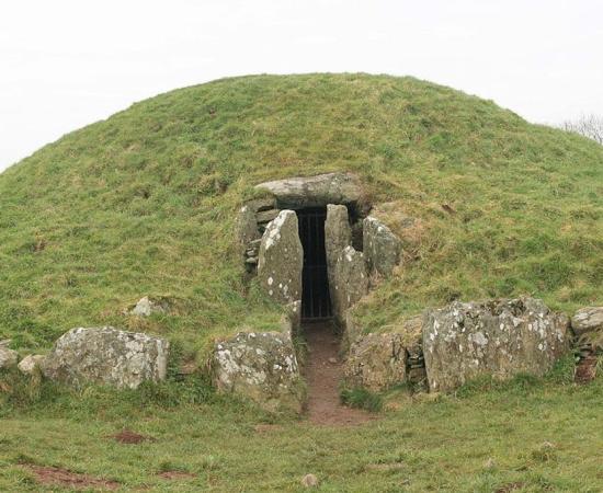 Bryn Celli Ddu: Ancient Stone Circle and Passage Tomb Was for the Living and the Dead