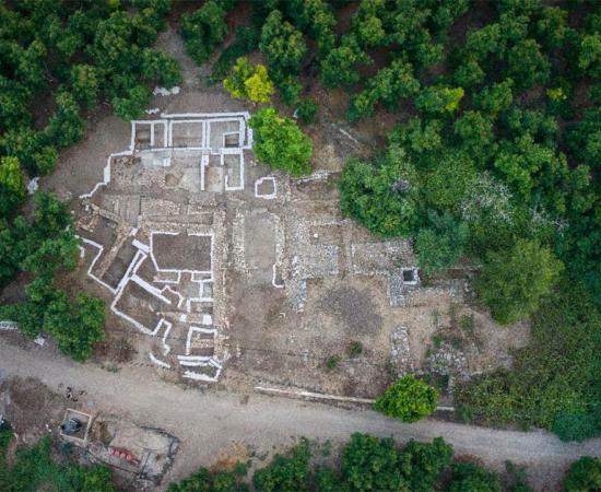 Overhead view of the Canaanite palace excavations in Tel Kabri, Israel. Source: Timothy Pierce