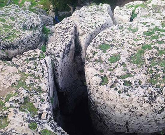Remains of columns at the Cave di Cusa quarry in Sicily. (Davide Mauro / CC BY-SA 4.0)