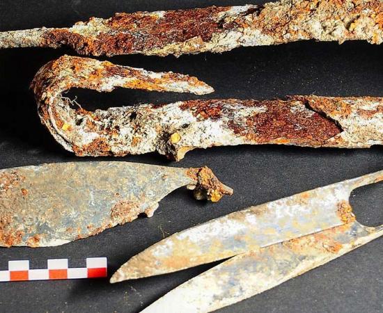 Folded sword and Celtic scissors found in Munich, Germany. Source: Bayerisches Landesamt für Denkmalpflege