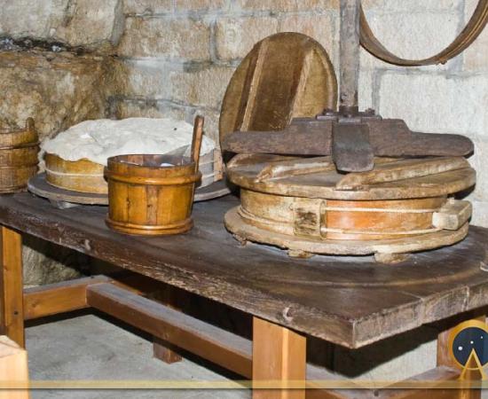 Ancient cheesemaking (Jacques Ribieff / Adobe Stock)