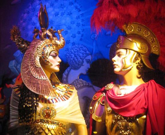 NYC - Bloomingdale's 2009 Holiday Window - Dynamic Duos - Mark Antony and Cleopatra.