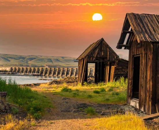 Abandoned Indian village on the Columbia River. Source: Bob / Adobe Stock.