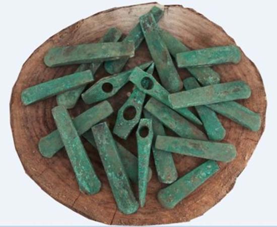 The hoard of copper axe and axe hammer heads from the 5th millennium BC is said to be Europe’s largest Chalcolithic find of its kind. 
