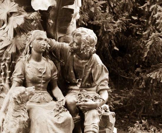 Statue representative of courtship rituals.