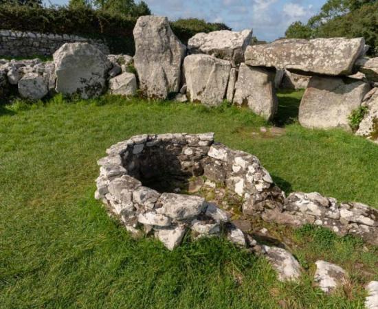 Creevykeel Court Tomb. 