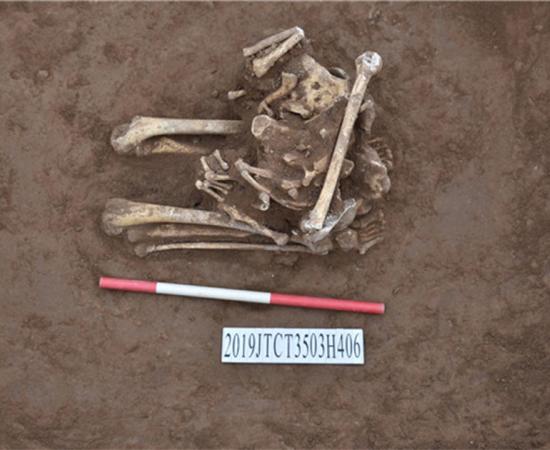Bone remains at an archaeological site in Henan province suggest the decapitated skeleton was an ancient Chinese sacrifice. Source: Henan Provincial Institute of Cultural Relics and Archaeology/ Xinhua