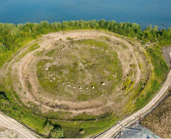 The Devils Quoits major late Neolithic henge and stone circle prehistoric site. Stanton Harcourt, Oxfordshire. 