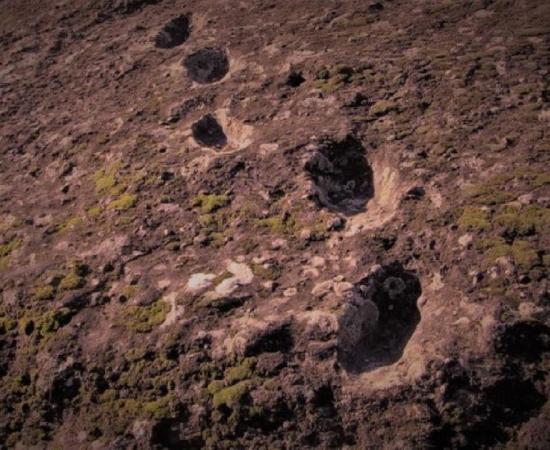 Devil footprints’ on the Ciampate del Diavolo.          Source: Edmondo Gnerre / CC BY 2.0