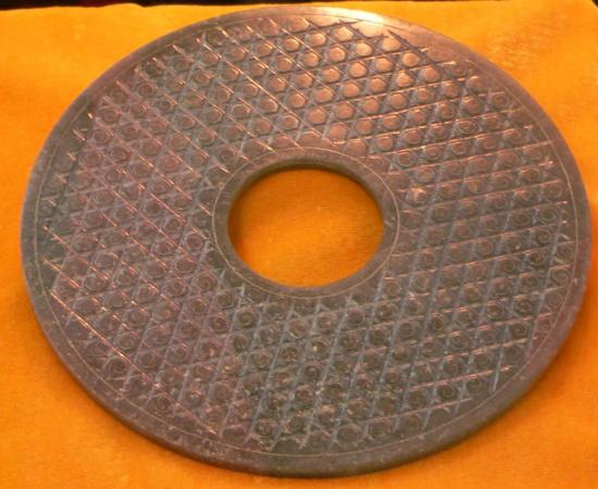 A Han-era bì , 16 centimetres (6.3 in) in diameter (CC by SA 3.0).