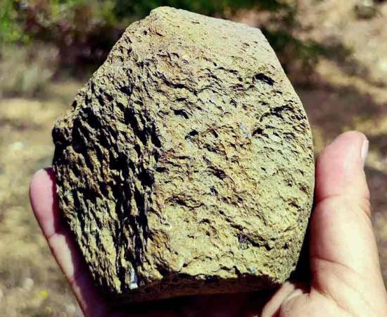 Stone Paleolithic tool possibly from Layer VII at Korolevo I. Surface find. Source: Roman Garba / Nature