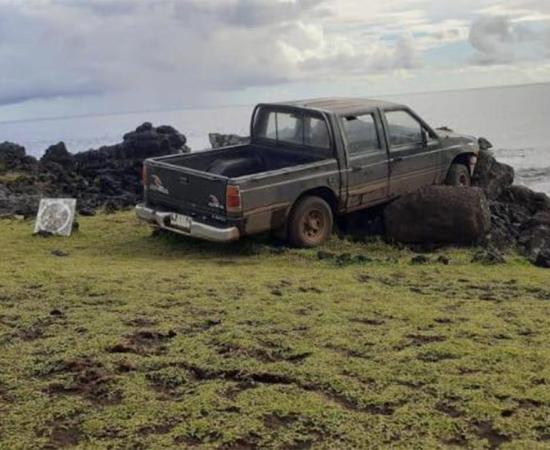 Easter Island moai statue destroyed by truck.            Source: Comunidad Indígena Ma'u Henua