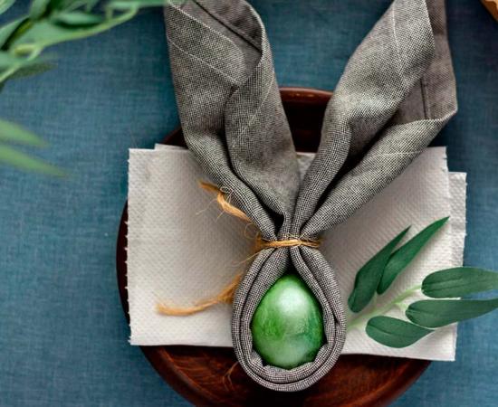 Easter table decoration. Source: Viktoriia / Adobe Stock.