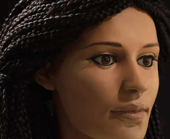 The reconstructed face of the young Egyptian woman. 