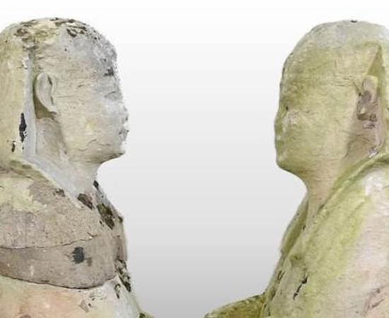 The Two Egyptian sphinx statues found in a garden in Suffolk, UK.	Source: Mander Auctioneers