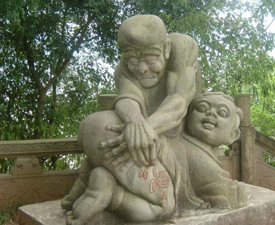 Naughty ghost statue, in the ghost city Fengdu