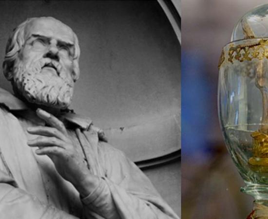 The statue of Galileo Galilei outside the Uffizi colonnade in Florence and Galileo’s middle finger, Museo Galileo, Florence.  Source: BlackMac/Adobe/Stock, Zde/CC BY-SA 4.0