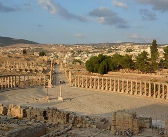 The Oval Forum and Cardo Maximus in ancient Jerash