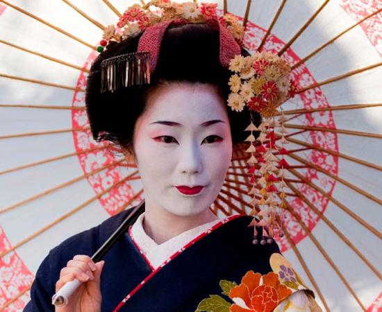 Geishas, once misunderstood as courtesans, they were the epitome of grace, mastering arts and skills that challenged the stereotypes of their time. Source: Max Ferrero/Adobe Stock