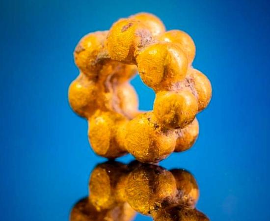 This rare gold bead, dating back at least 1,600 years, was uncovered in dirt taken from a Roman structure in Jerusalem's Emek Tzurim National Park.  Source: Ari Levy/Israel Antiquities Authority.