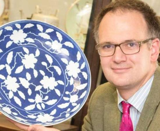 Charles Hanson of Hansons Auctioneers with the plate