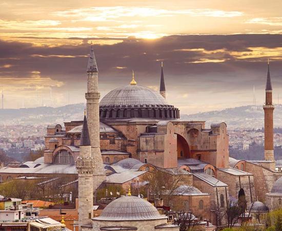The Hagia Sophia Mosque in Istanbul, originally serving as the spiritual center of Eastern Christianity, played a symbolic and historical role in the Great Schism of 1054. Source: LALSSTOCK / Adobe Stock