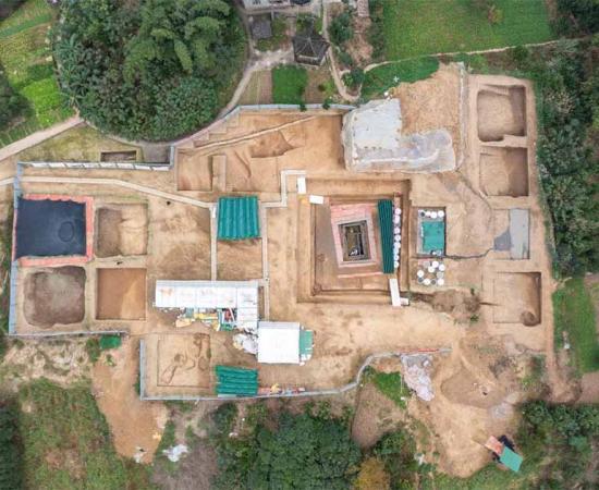 Aerial photo taken on Dec. 5, 2023 showing the archaeological site of a tomb dating back to the Western Han Dynasty (202 BC-25 AD) in Wulong District of southwest China's Chongqing Municipality.	Source: Chongqing Cultural Relics and Archaeology Research Institute/ Xinhua News