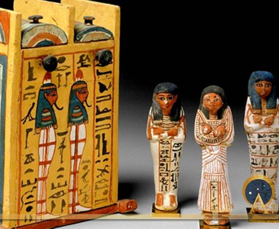 Discovered by Gaston Maspero in 1885–86, this wooden shabti box was inscribed for Paramnekhu, a ‘Servant in the Place of Truth’ who was a son or grandson of the famous Sennedjem and Iineferti. Families of artisans such as this brought the king’s tombs to life. 19th Dynasty. Thebes, Deir el-Medina, Tomb of Sennedjem (TT1). 
