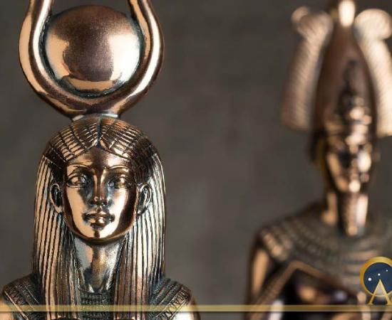 Isis with Osiris in the background ( OLGA RA/ Adobe Stock)