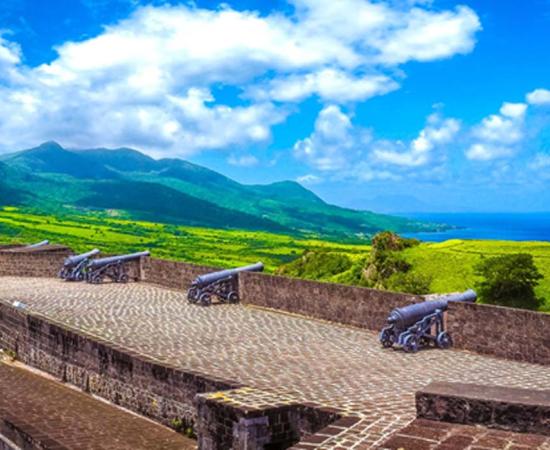 Cannons along the ramparts of Brimstone Hill (CC BY-SA 2.0)