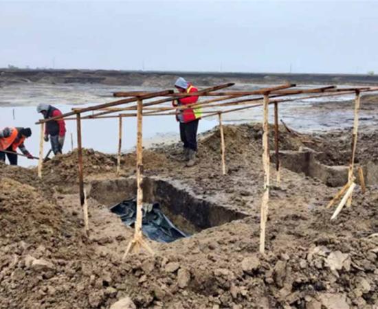 Workers excavating the Hun warrior tomb which was discovered at one of several archaeological sites unearthed during the construction of a highway in Romania. Source: CNAIR / Vasile Pârvan Institute of Archaeology